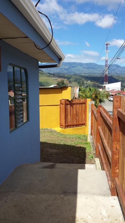 Montana Linda Guest House Orosi Exterior photo